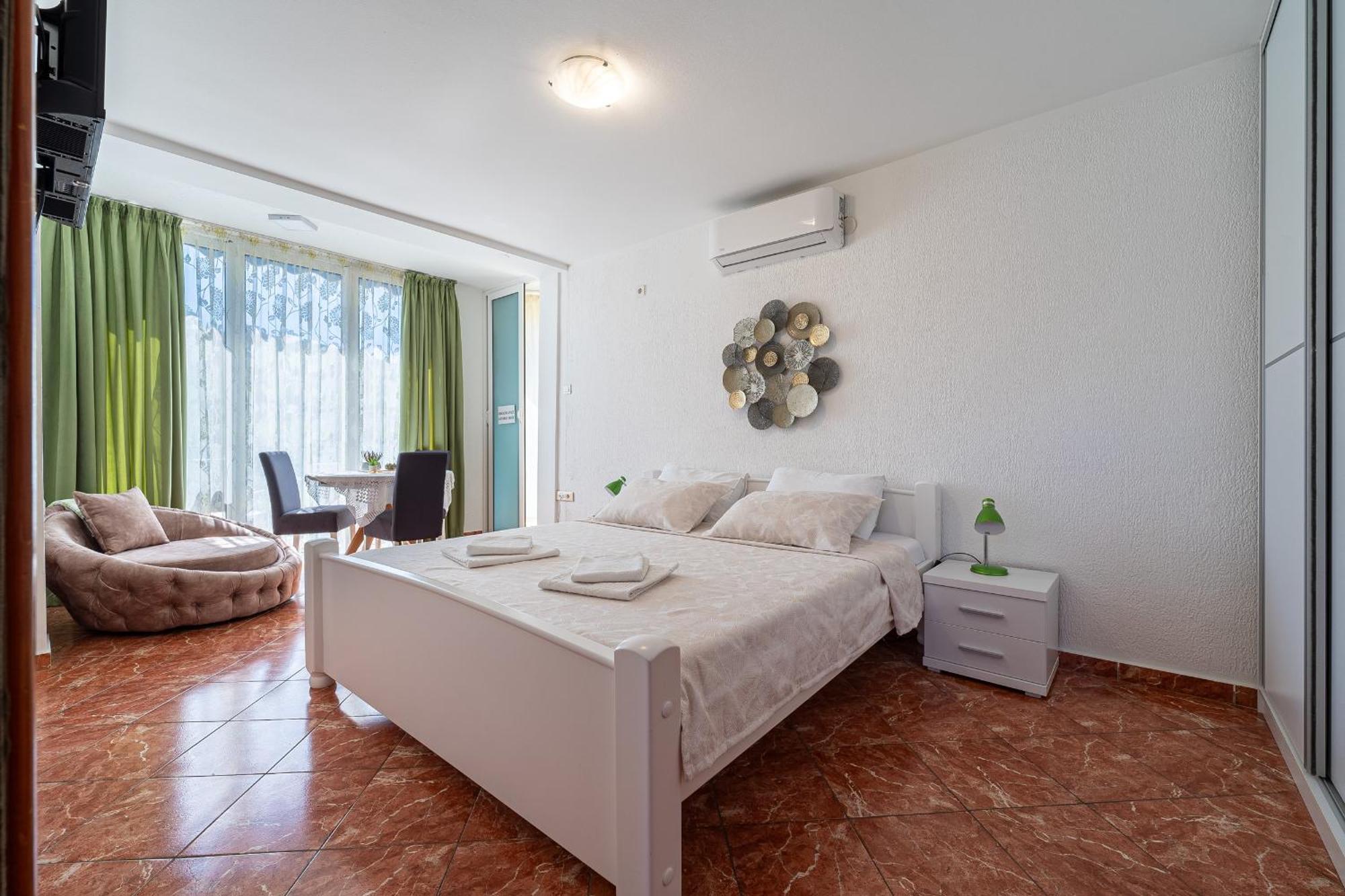 Jadranka Apartment *
